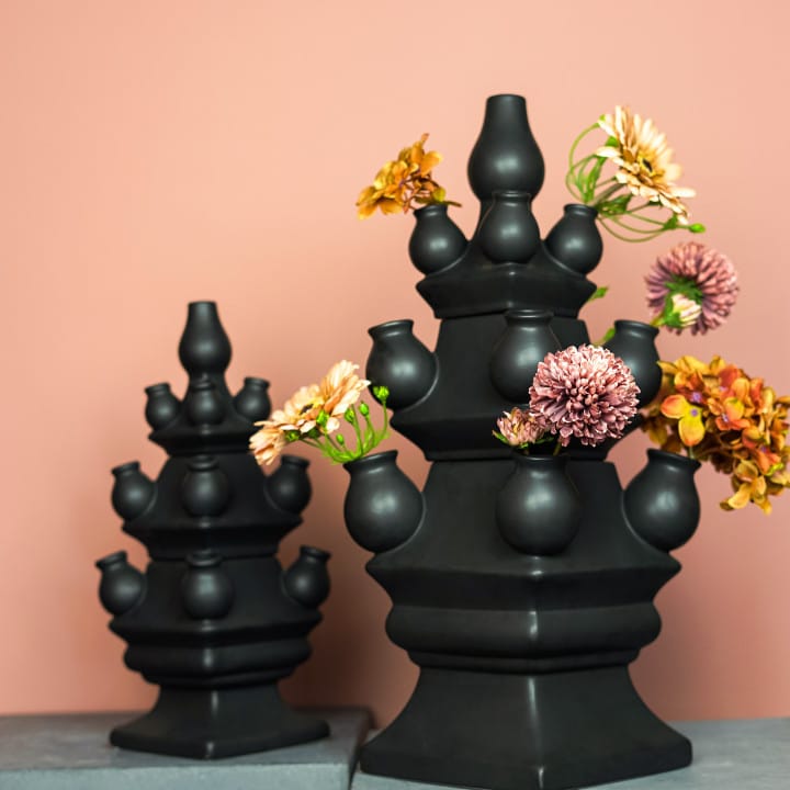 Tulpenvaas zwart: een tijdloos accent voor jouw interieur
